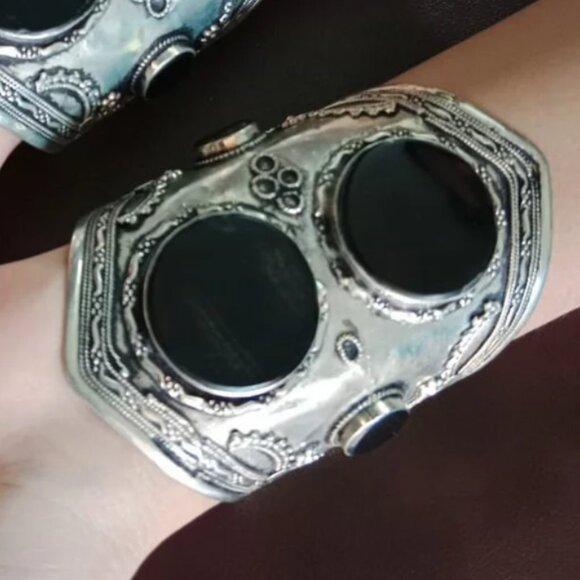 Single Afghan Black Stone Cuff Bracelet Set: Vintage Silver-Tone Boho Jewelry - Picture 12 of 15